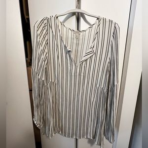 HINGE 3/4th Flowy Sleeve Top - Small